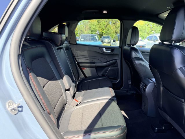 Used 2025 Ford Escape ST-Line Select AWD/4WD image 11