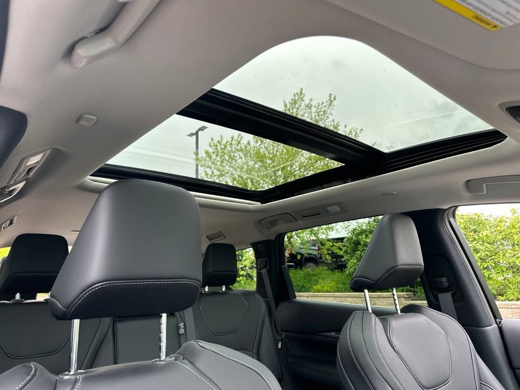 New 2027 INFINITI QX60 Luxe w/ Cargo Package AWD/4WD image 19