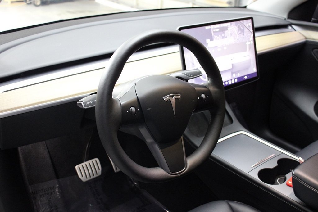 Used 2024 Tesla Model Y Performance AWD/4WD image 20