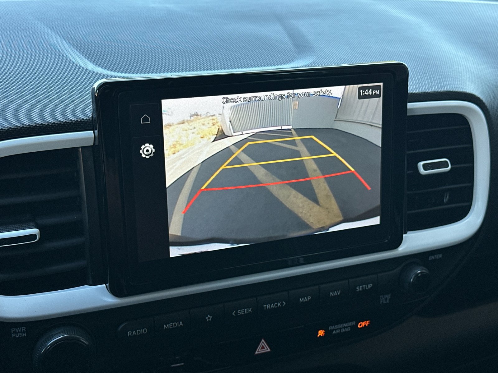 Used 2024 Hyundai Venue Limited FWD image 18