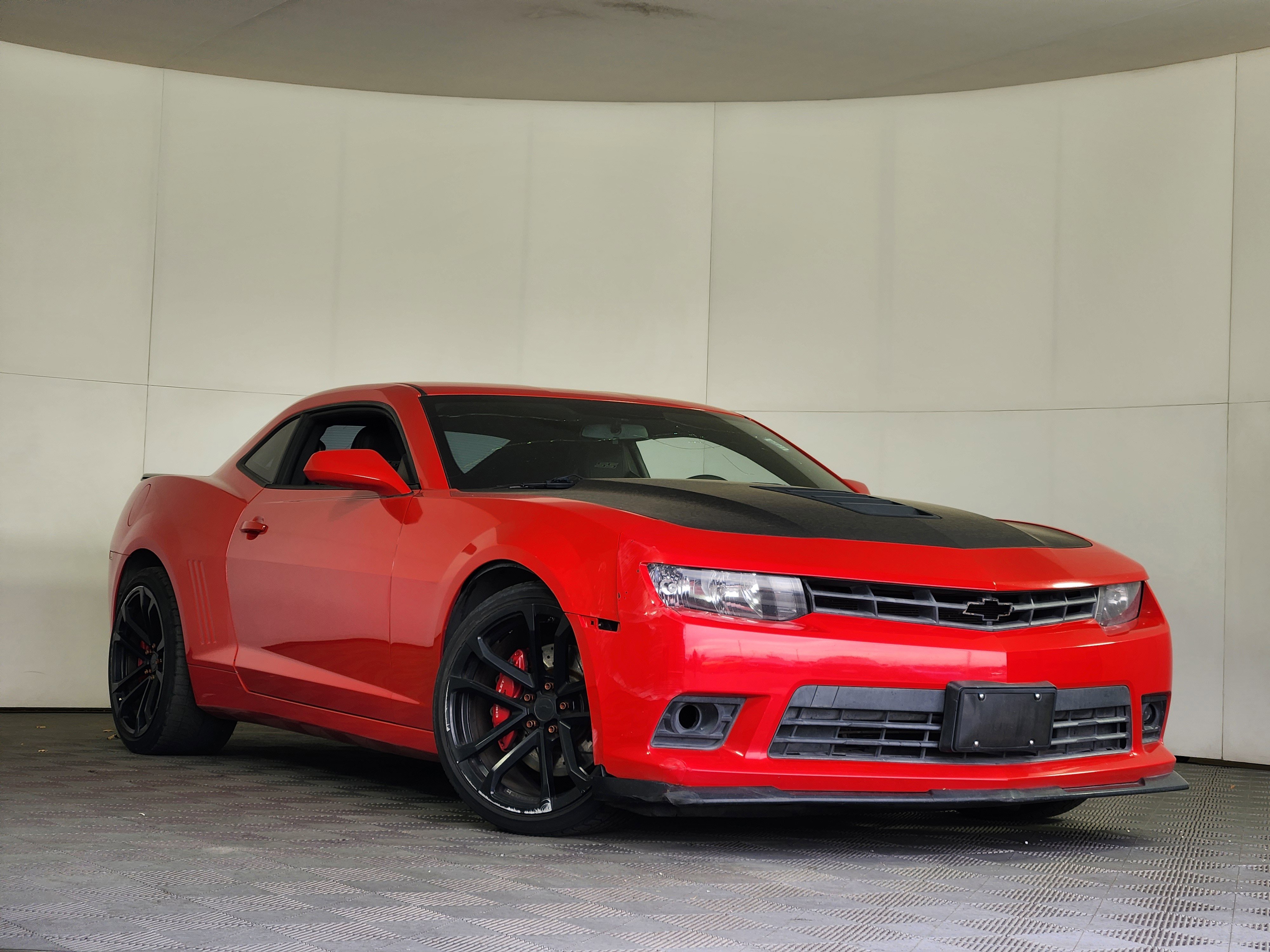 Used 2014 Chevrolet Camaro SS w/ SS Performance Package image 1