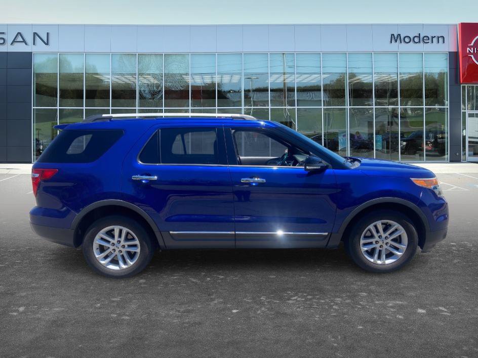 Used 2015 Ford Explorer XLT w/ Equipment Group 202B FWD image 4