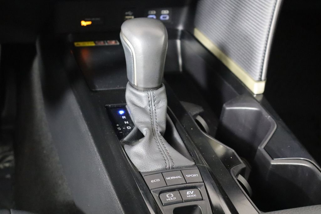 Used 2025 Toyota Camry SE FWD image 28