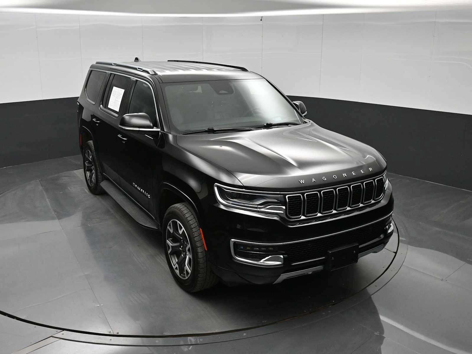 Used 2024 Jeep Wagoneer Series III AWD/4WD image 24