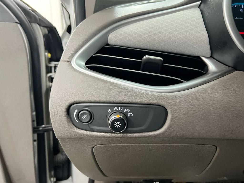 Used 2017 Chevrolet Malibu LS FWD image 18
