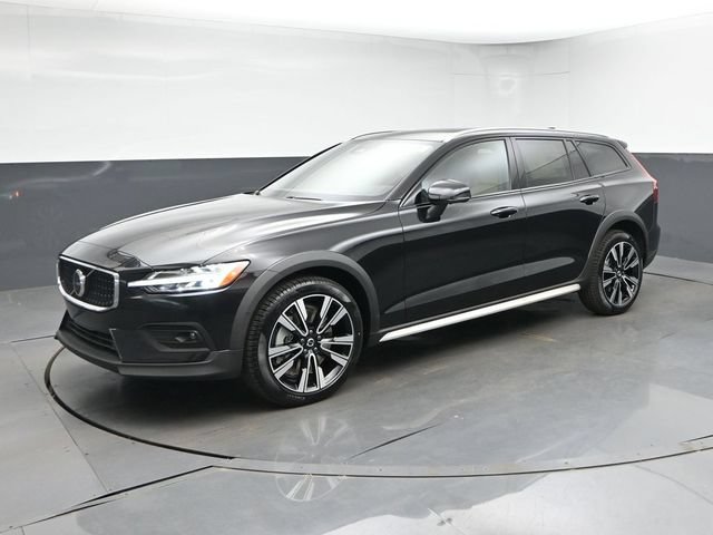 New 2026 Volvo V60 B5 Cross Country Ultra w/ Climate Package AWD/4WD image 4
