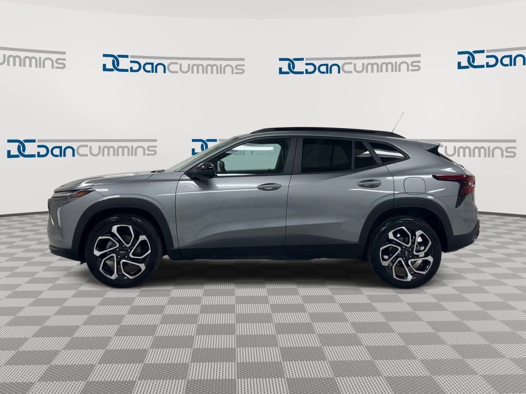 Used 2025 Chevrolet Trax RS w/ Driver Confidence Package image 5