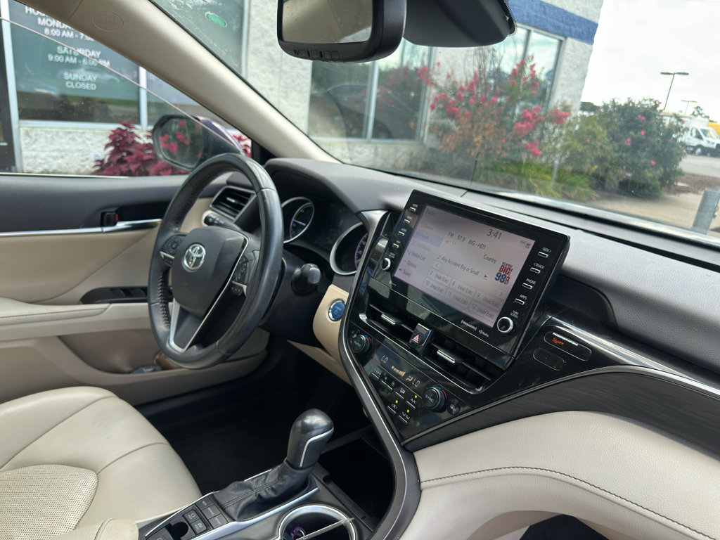 Used 2022 Toyota Camry XLE FWD image 12
