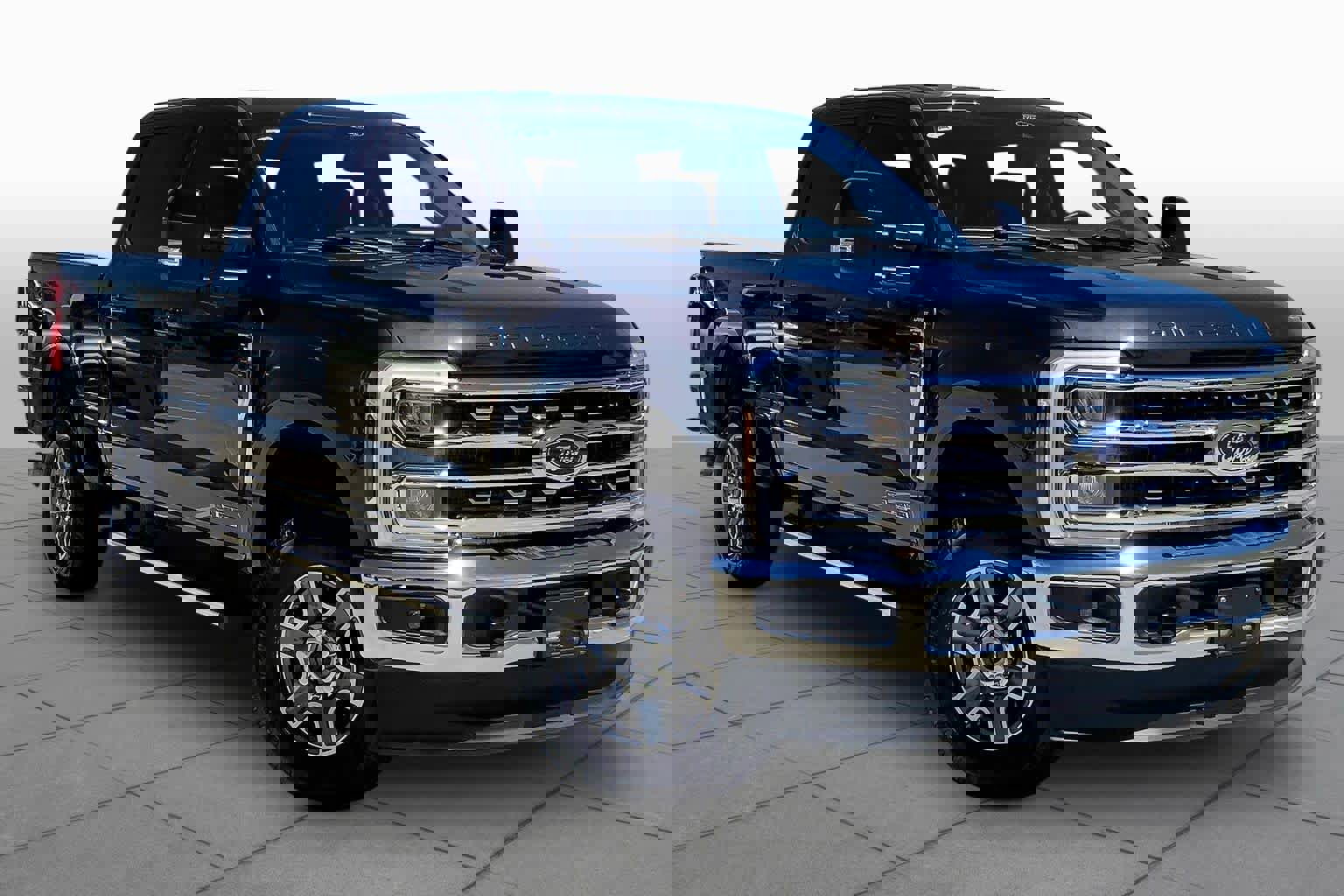 Used 2024 Ford F250 Lariat w/ FX4 Off-Road Package image 2