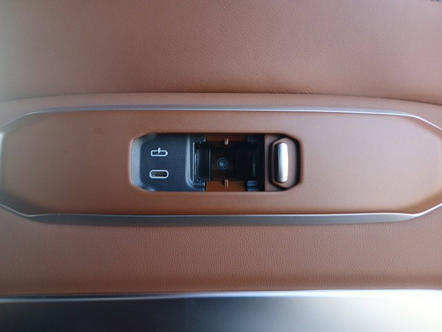 New 2027 BMW X7 M60i AWD/4WD image 17