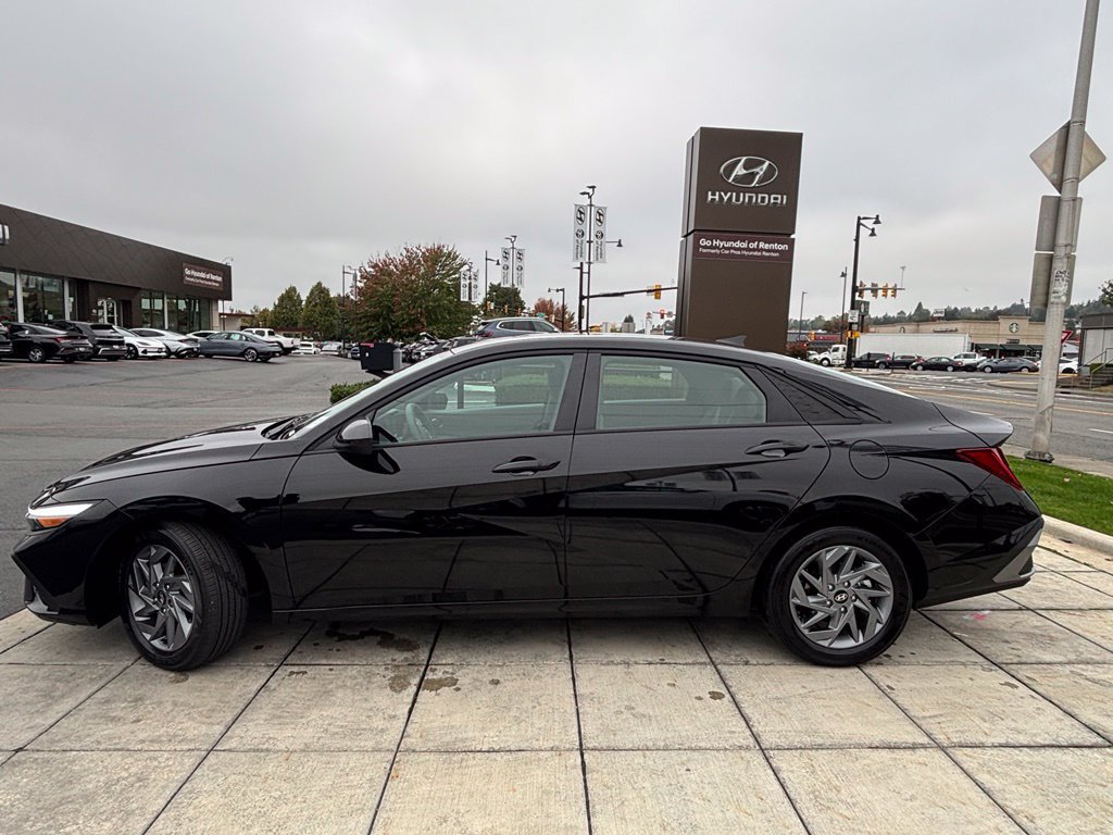 Certified 2026 Hyundai Elantra Hybrid FWD image 4