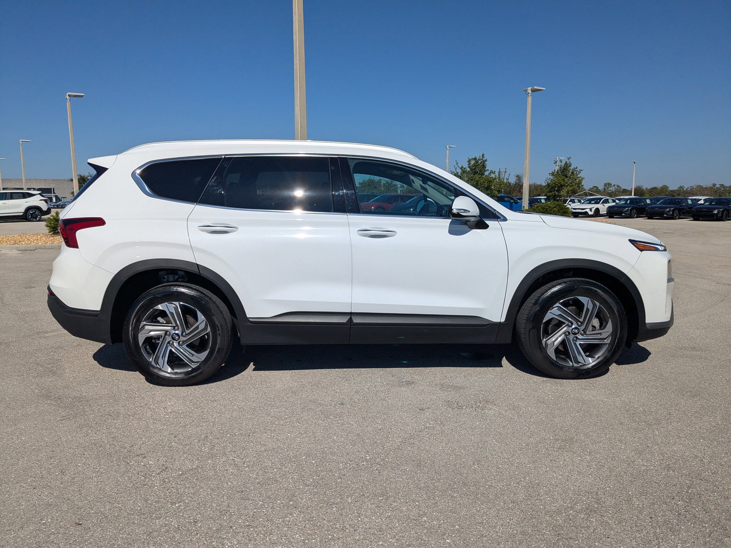 Used 2023 Hyundai Santa Fe SEL image 4