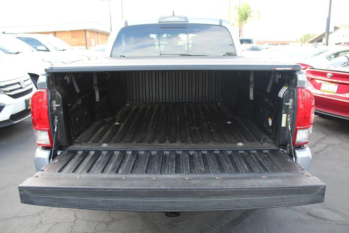 Used 2017 Toyota Tacoma TRD Sport w/ Tow Package RWD image 17