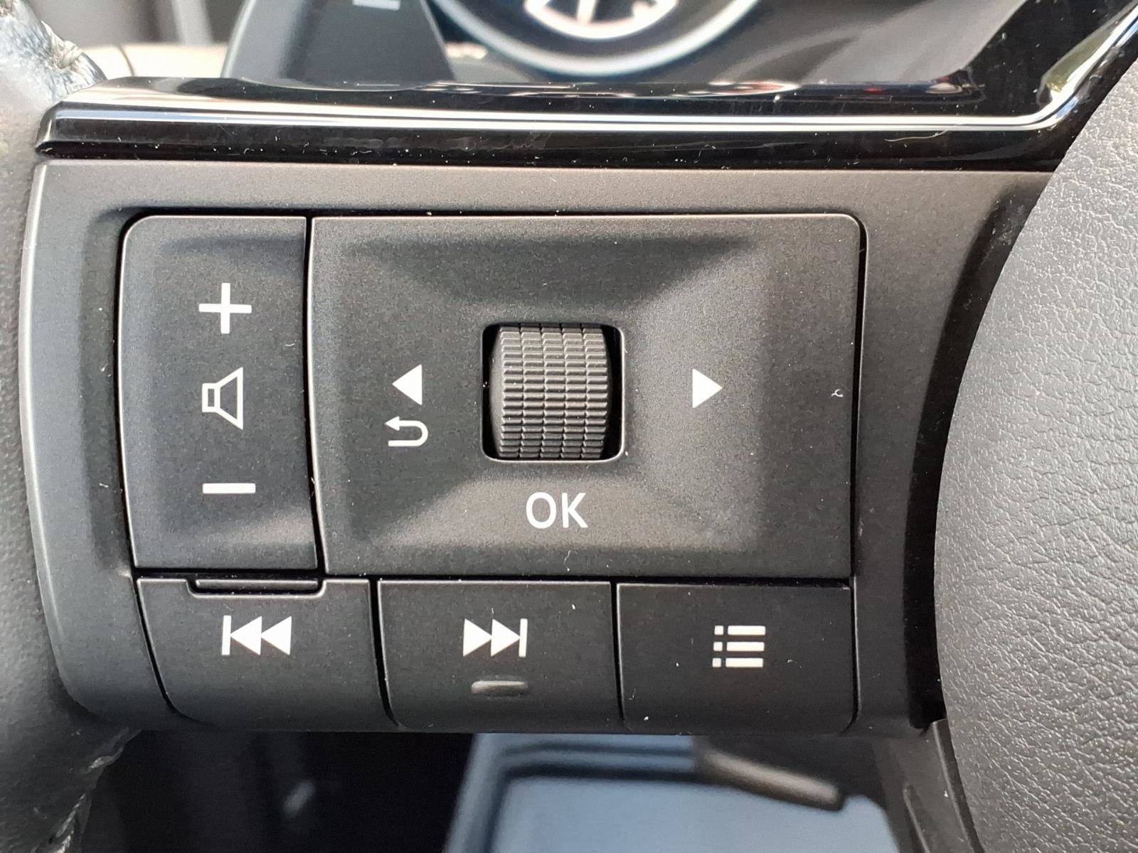 Certified 2023 Nissan Rogue SL w/ SL Premium Package image 31