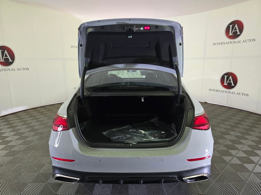 Used 2026 Mercedes-Benz E 350 4MATIC Sedan image 8