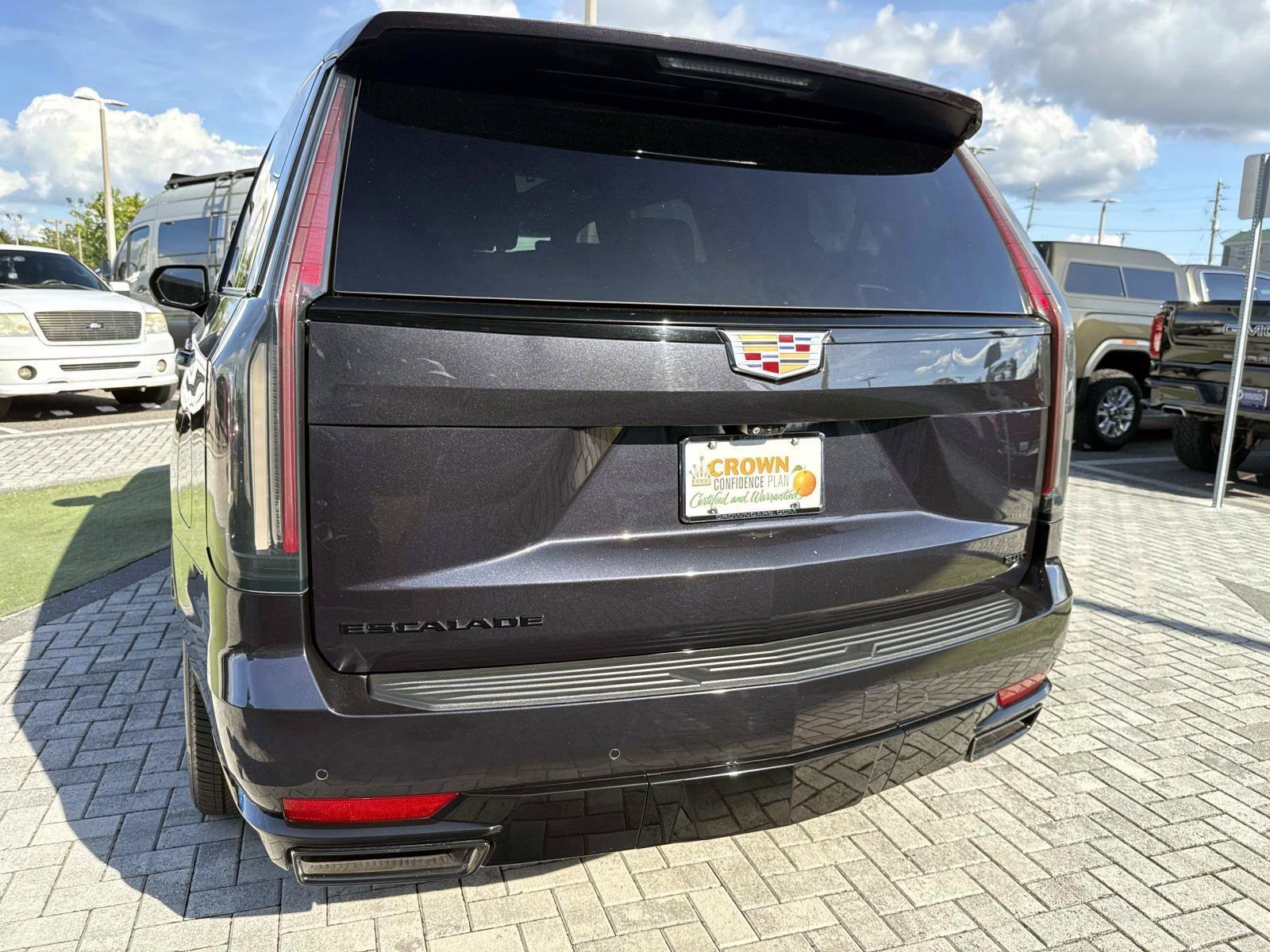 Used 2023 Cadillac Escalade Sport Platinum w/ LPO, ONYX Package RWD image 9