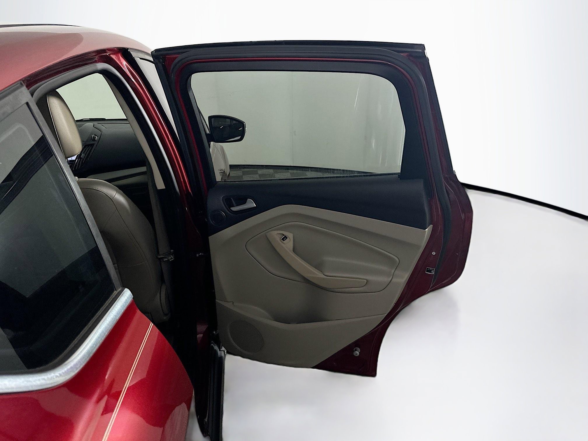 Used 2013 Ford C-MAX SEL image 32