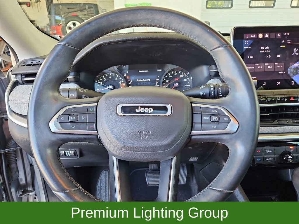 Used 2022 Jeep Compass Latitude w/ Sun and Sound Group AWD/4WD image 10