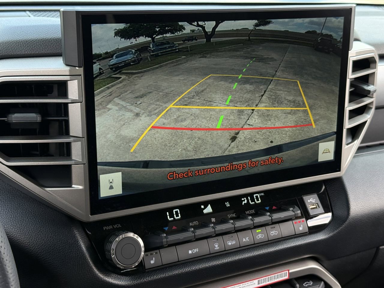 Used 2025 Toyota Tundra SR5 w/ SR5 Premium Package AWD/4WD image 18