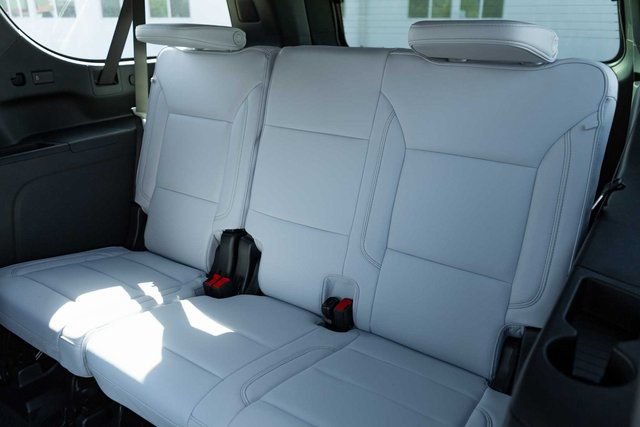 New 2026 Chevrolet Suburban Premier RWD image 16