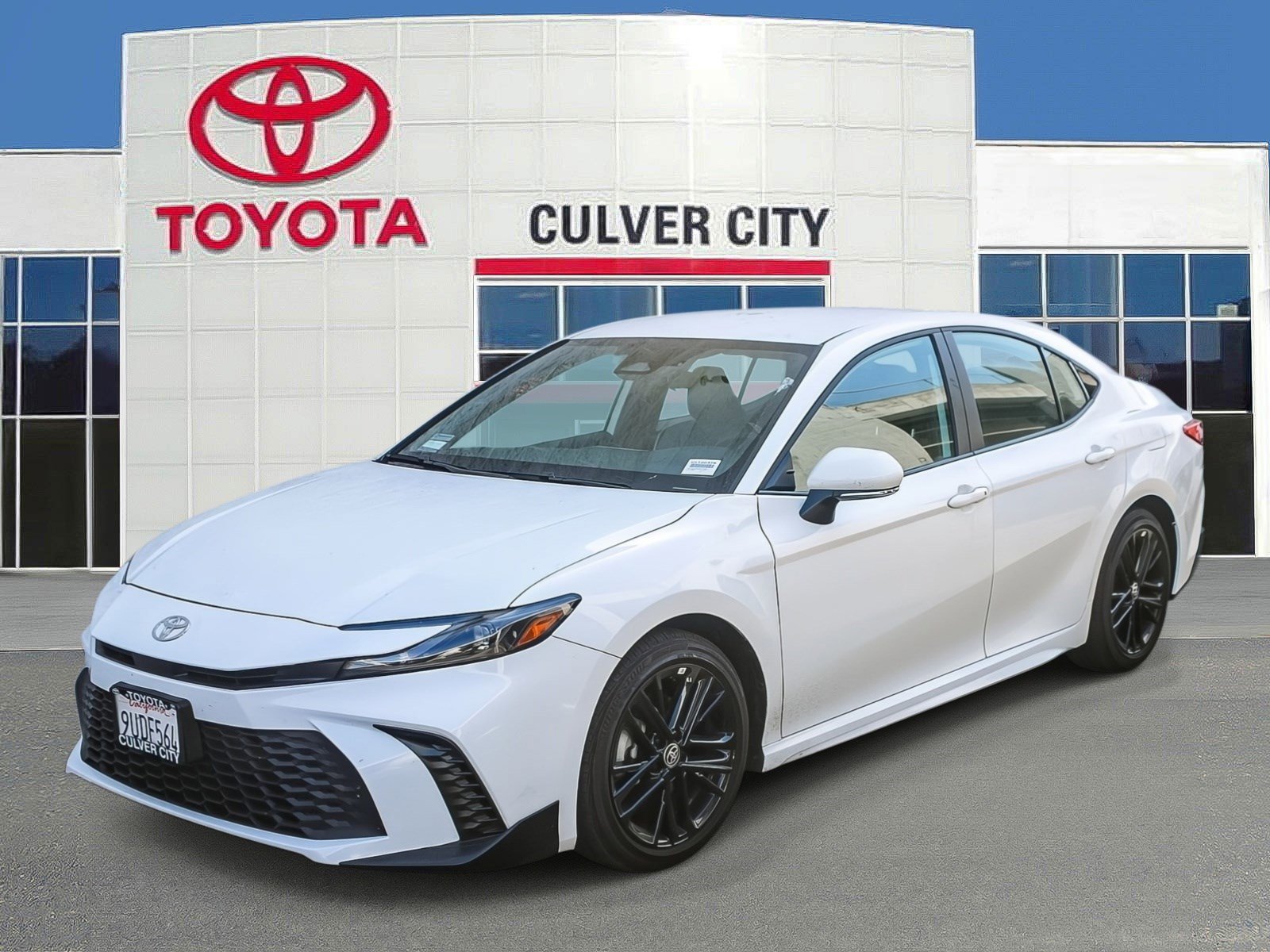 Used 2025 Toyota Camry SE