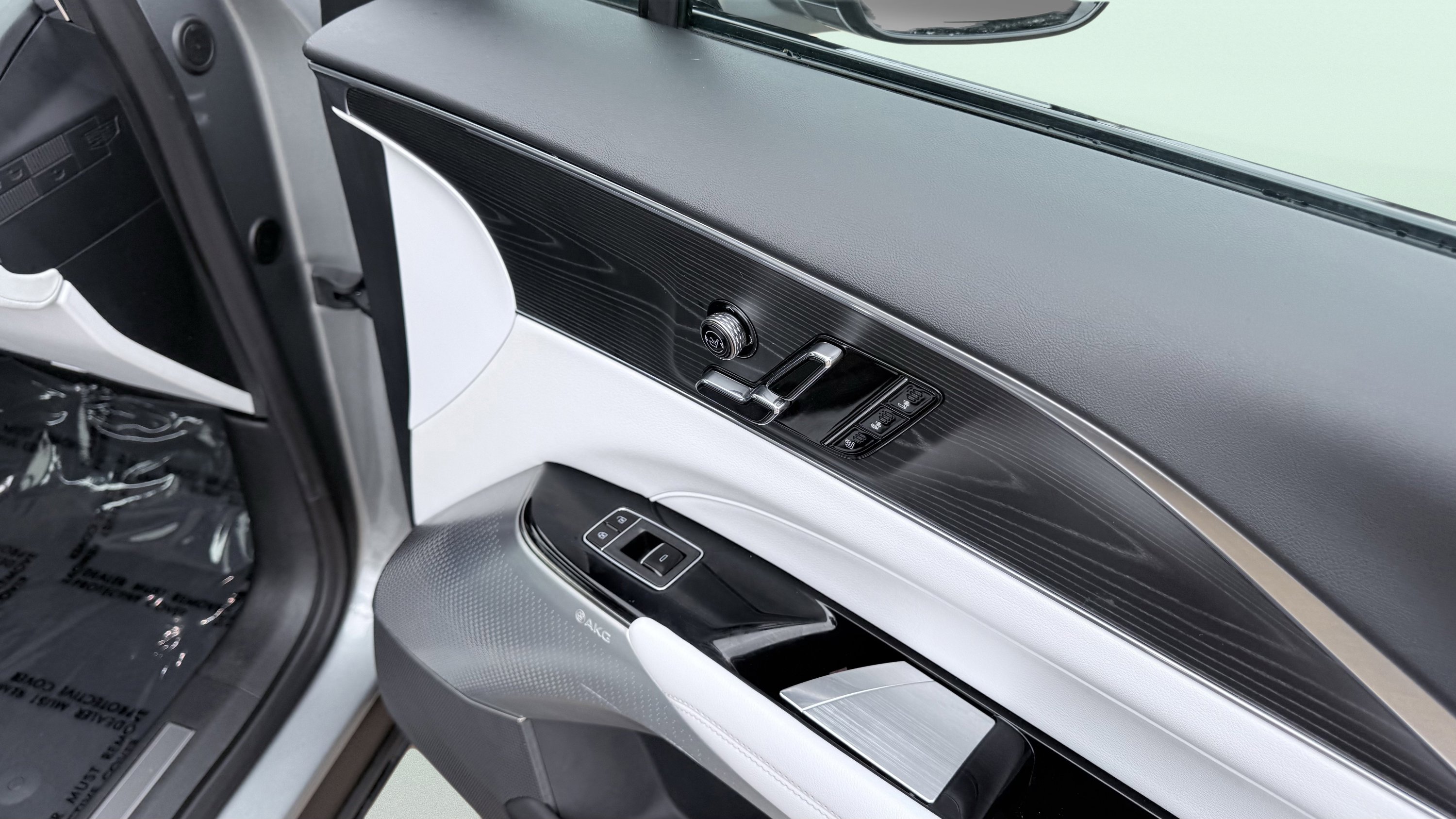 Used 2024 Cadillac Lyriq Luxury image 43