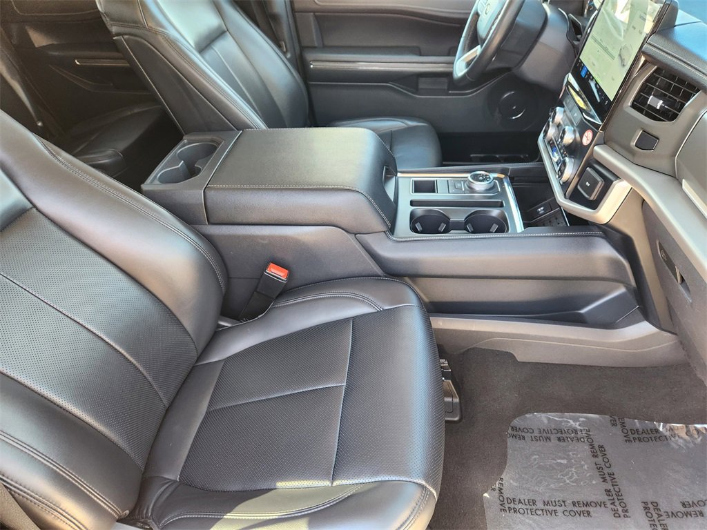 Used 2024 Ford Expedition Max XLT image 14