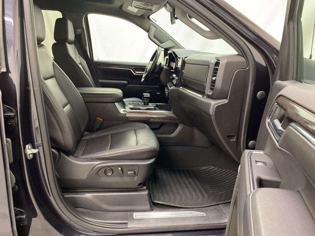Used 2023 Chevrolet Silverado 1500 LTZ AWD/4WD image 15