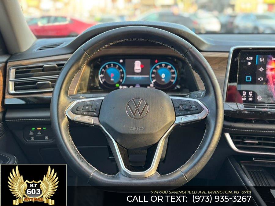 Used 2025 Volkswagen Atlas SE FWD image 14