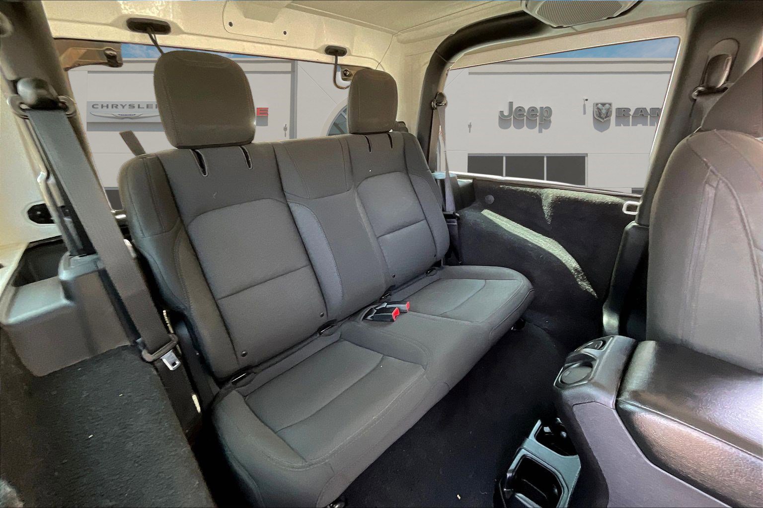 Used 2020 Jeep Wrangler Sport image 23