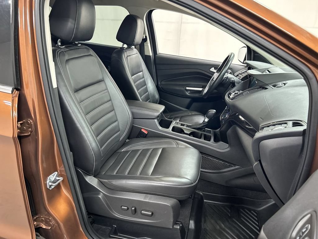 Used 2017 Ford Escape Titanium AWD/4WD image 23