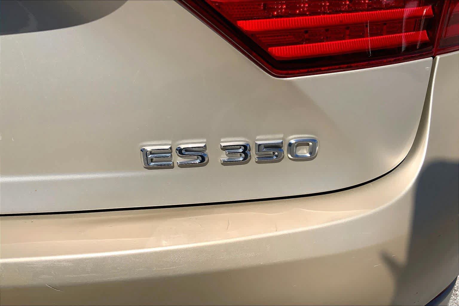 Used 2014 Lexus ES 350 w/ Luxury Package FWD image 10