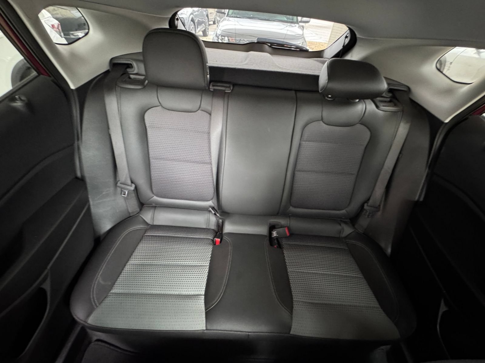 Used 2025 Chevrolet Trax LT FWD image 37