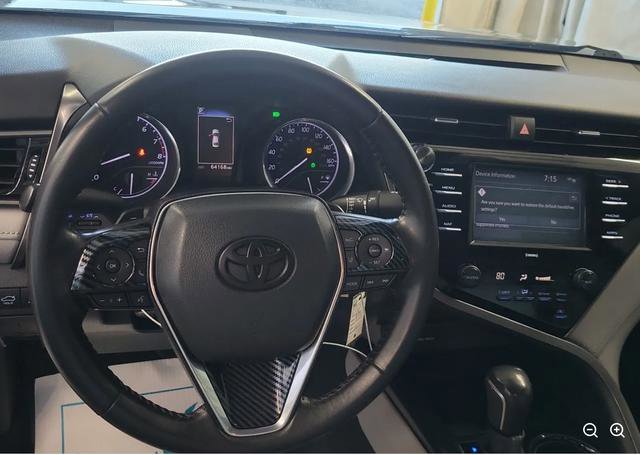 Used 2020 Toyota Camry SE image 11