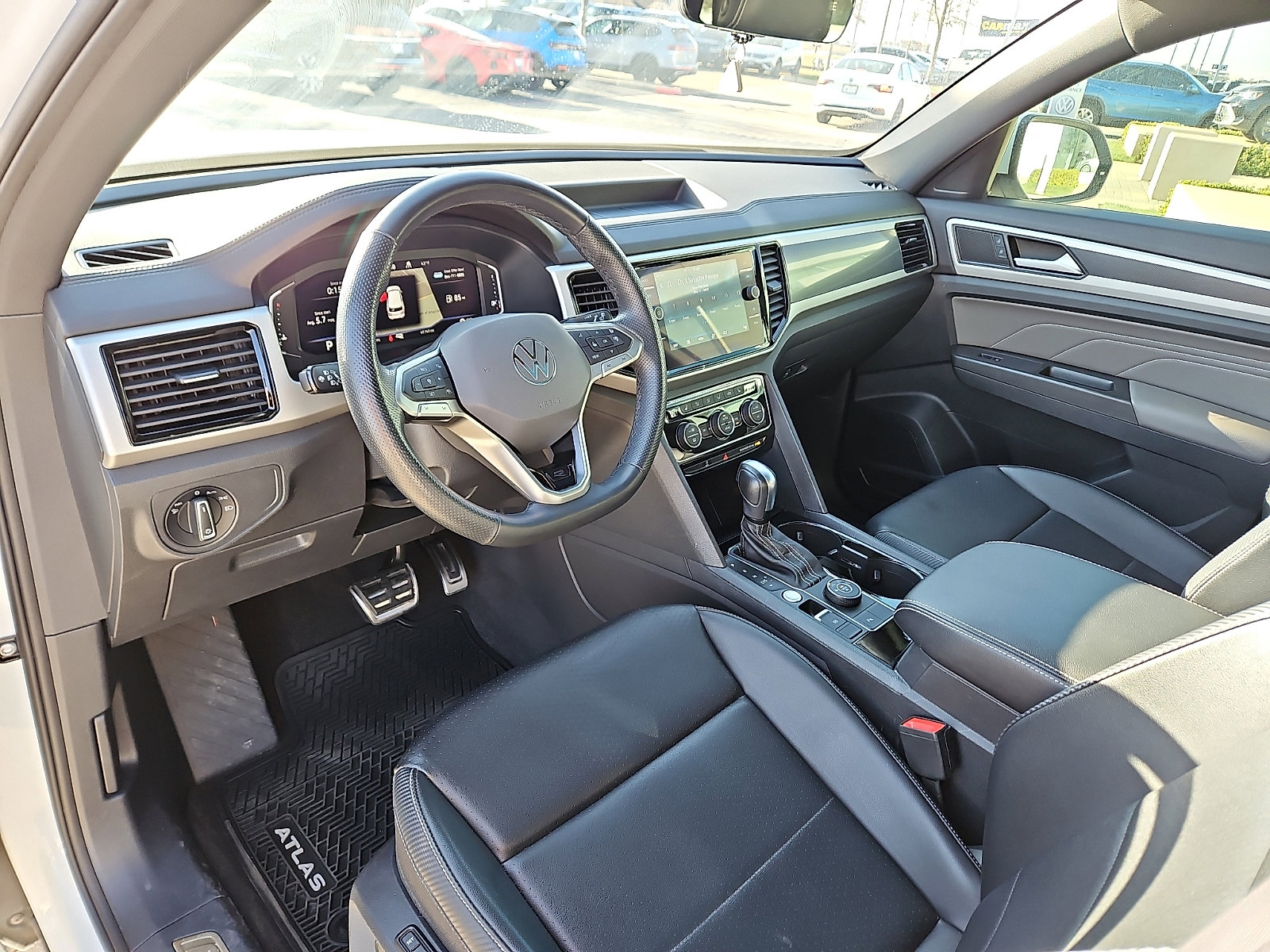 Certified 2022 Volkswagen Atlas Cross Sport SEL R-Line w/ Cross Sport MDO Package image 11