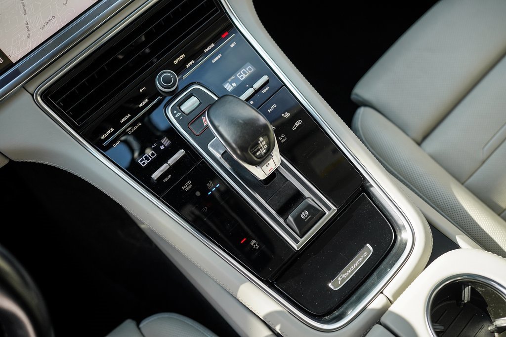 Used 2022 Porsche Panamera 4S w/ Premium Package image 32