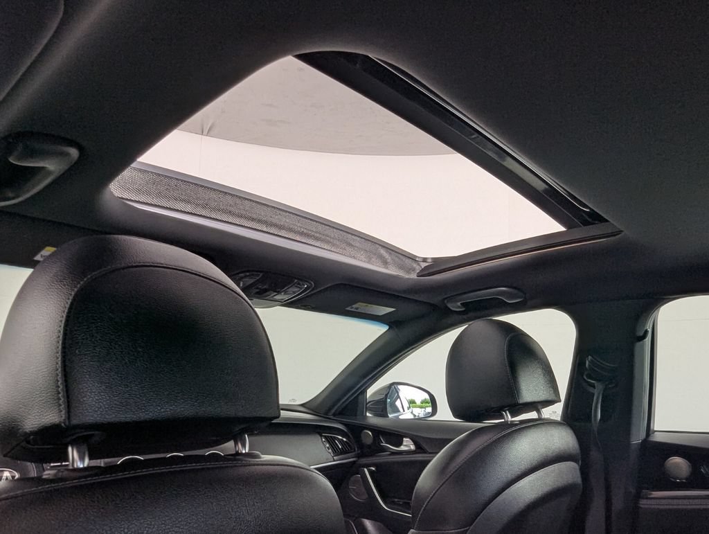 Used 2021 Kia Stinger GT-Line w/ Sun & Sound Package RWD image 24
