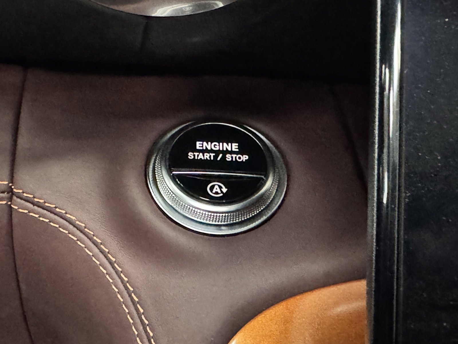 Used 2024 Mercedes-Benz SL 63 AMG 4MATIC image 32