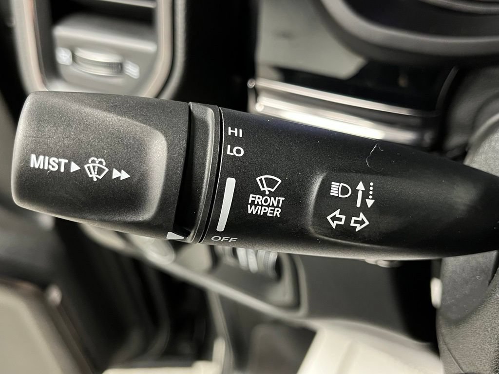 Used 2025 RAM 2500 Limited AWD/4WD image 31