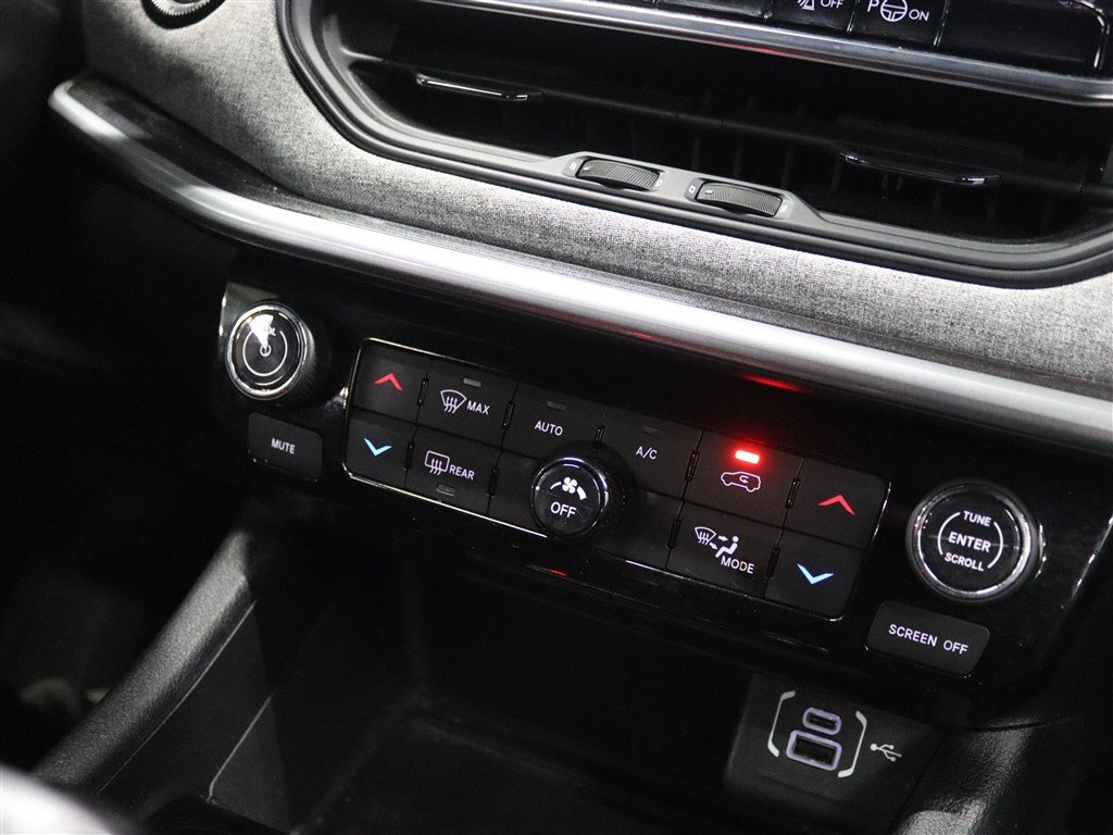 Used 2023 Jeep Compass Latitude w/ Convenience Group image 29