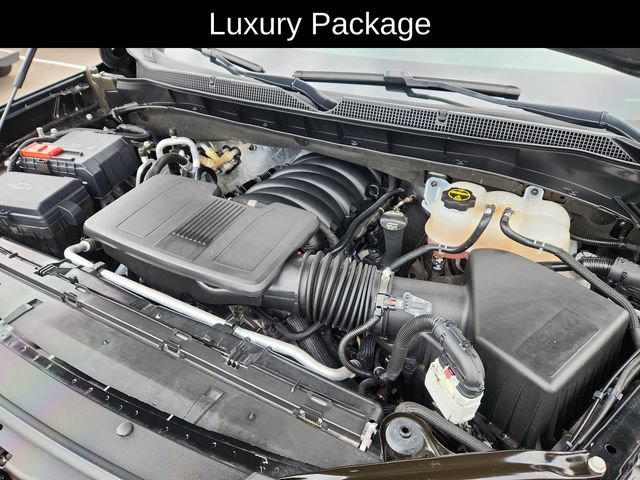 Used 2024 Chevrolet Tahoe Z71 w/ Luxury Package AWD/4WD image 18
