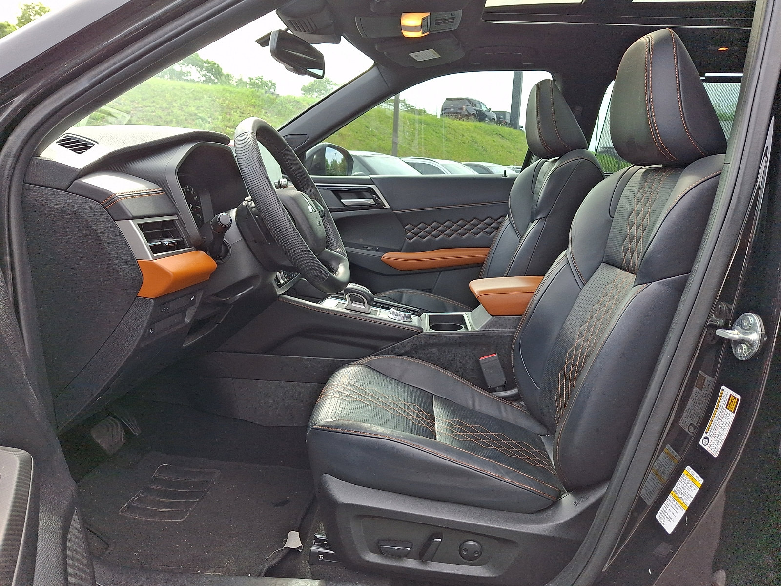 Used 2023 Mitsubishi Outlander SEL 40th Anniversary AWD/4WD image 13