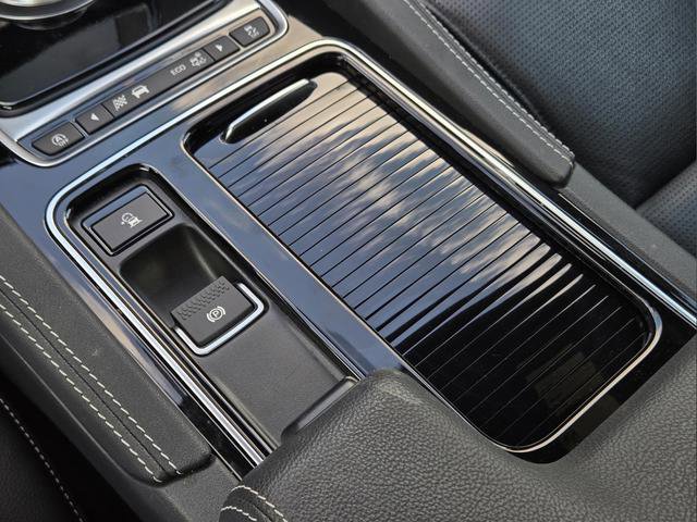 Used 2020 Jaguar F-PACE S image 18