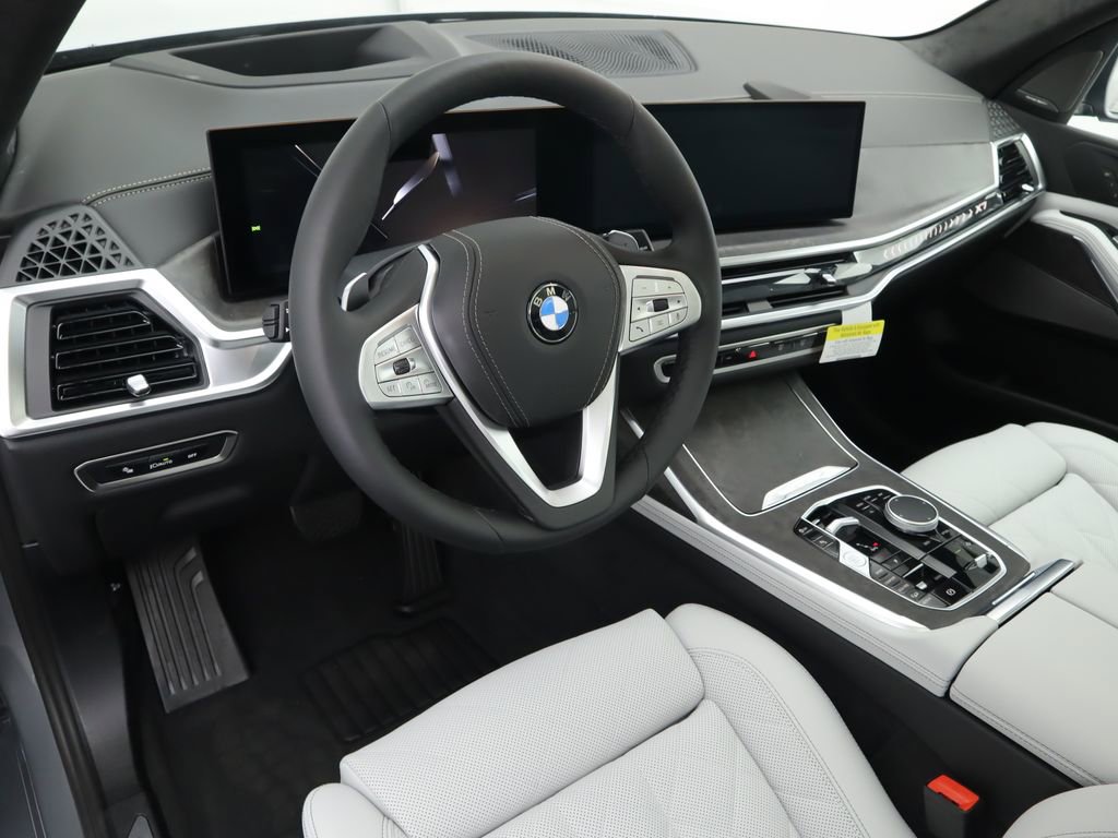 Used 2026 BMW X7 xDrive40i AWD/4WD image 10