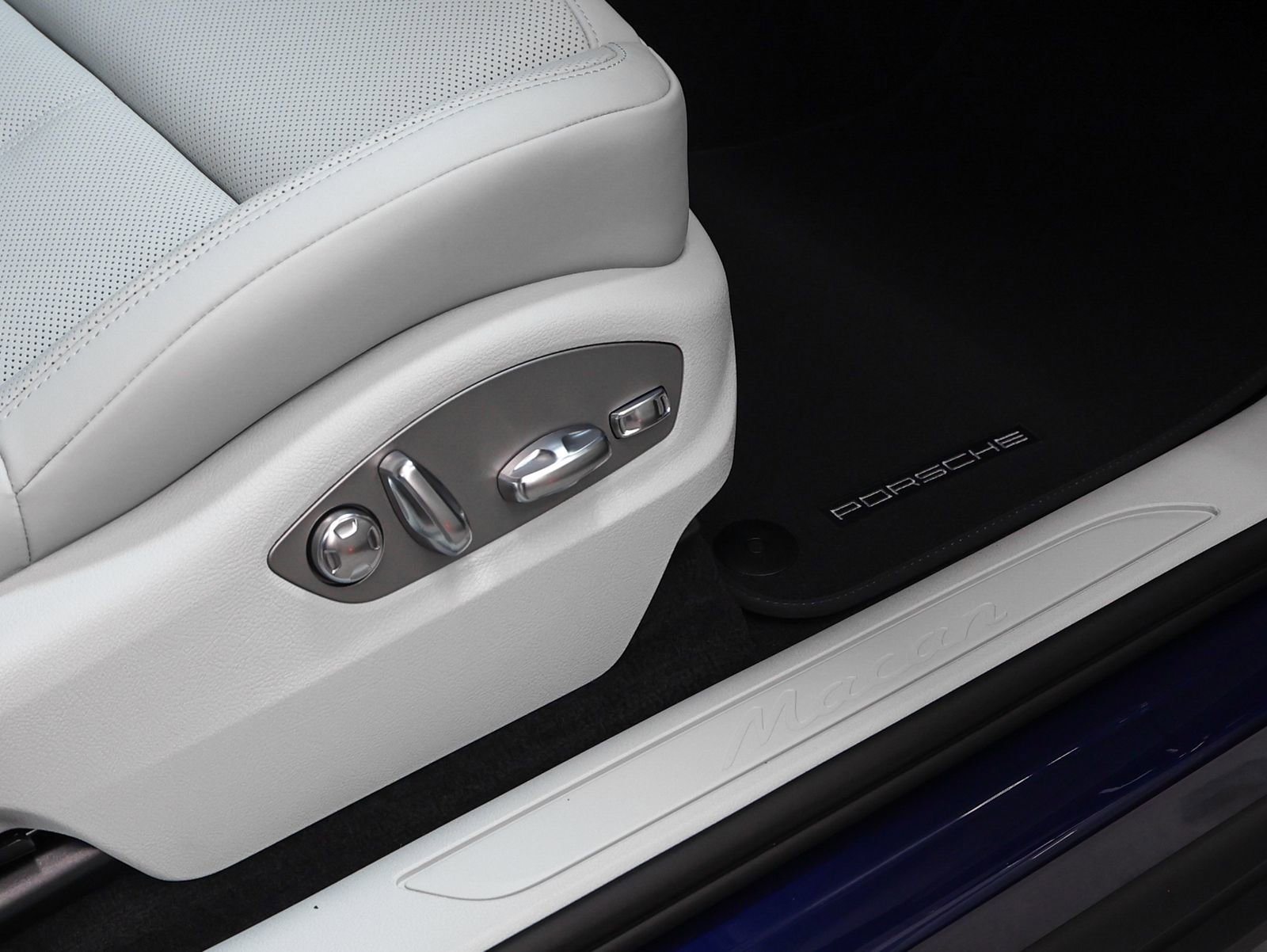 New 2026 Porsche Macan image 20