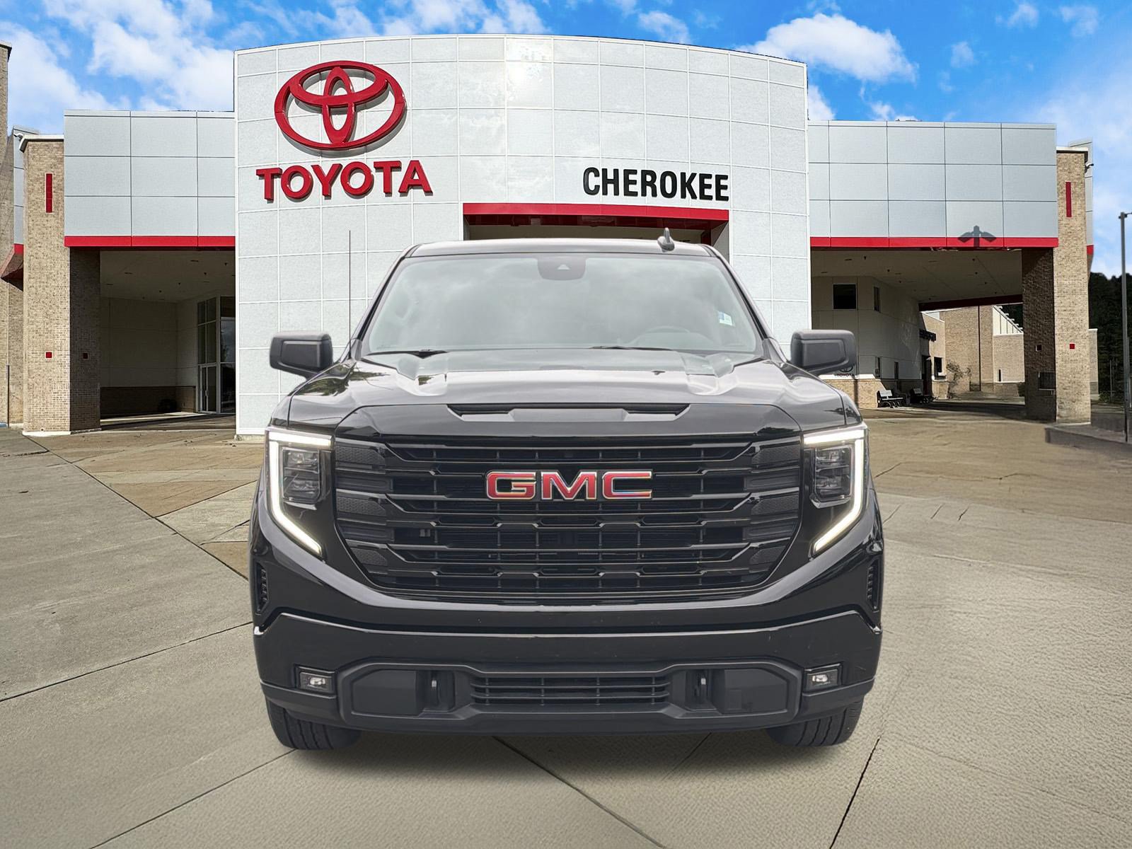 Used 2025 GMC Sierra 1500 Elevation AWD/4WD image 2