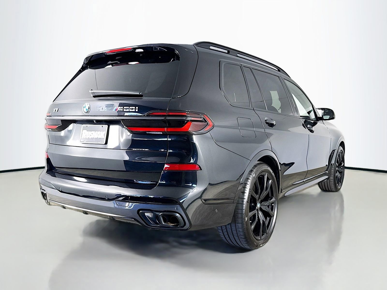 Used 2025 BMW X7 M60i image 7