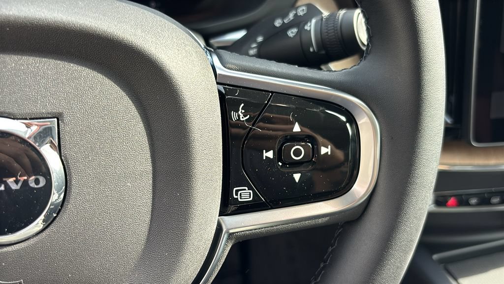 New 2026 Volvo XC60 T8 Ultra w/ Protection Package Premier AWD/4WD image 17