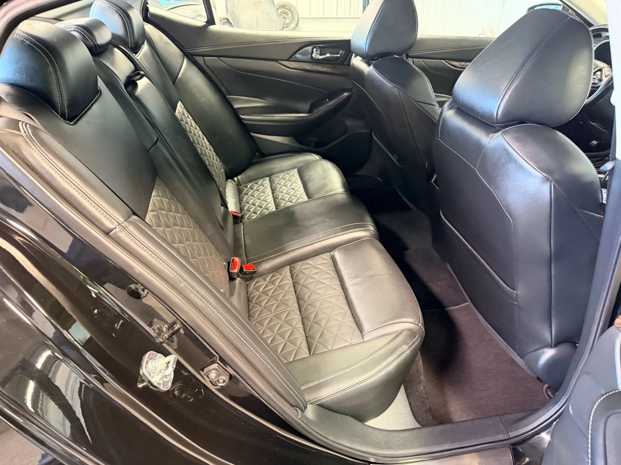 Used 2017 Nissan Maxima Platinum w/ Medallion Package FWD image 13