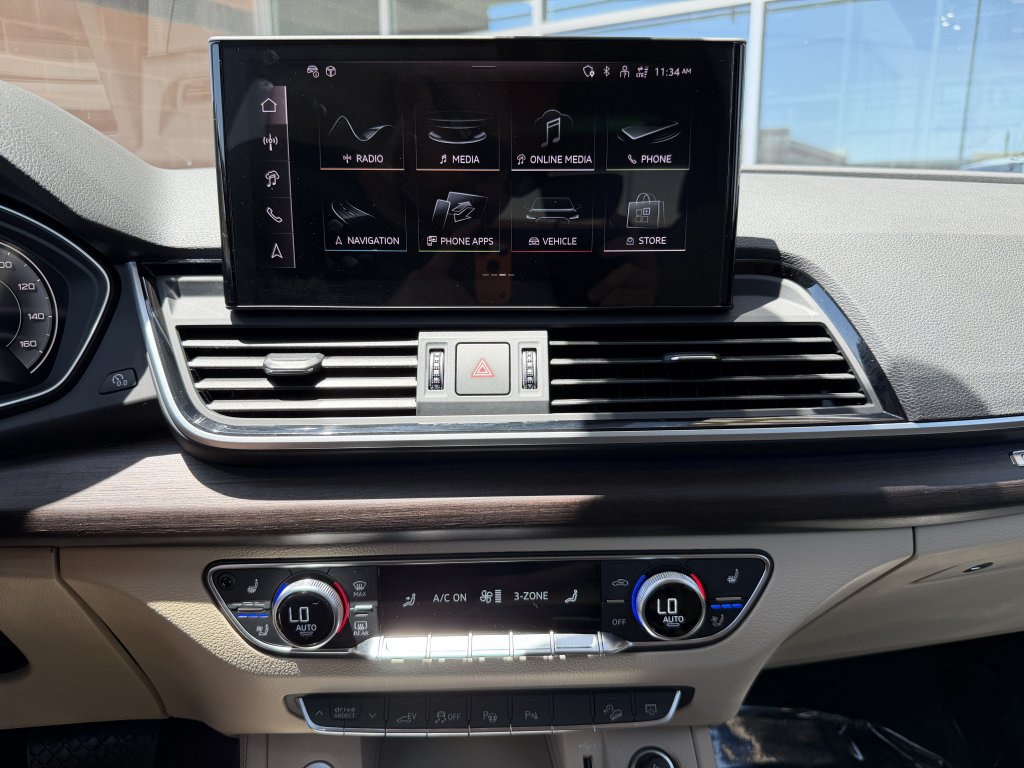 Used 2024 Audi Q5 e Prestige w/ Prestige Package AWD/4WD image 23